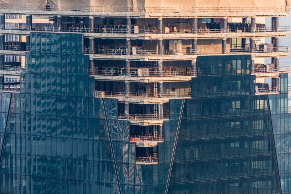 Por qué la ferralla y mallazo son pilares fundamentales en infraestructuras seguras